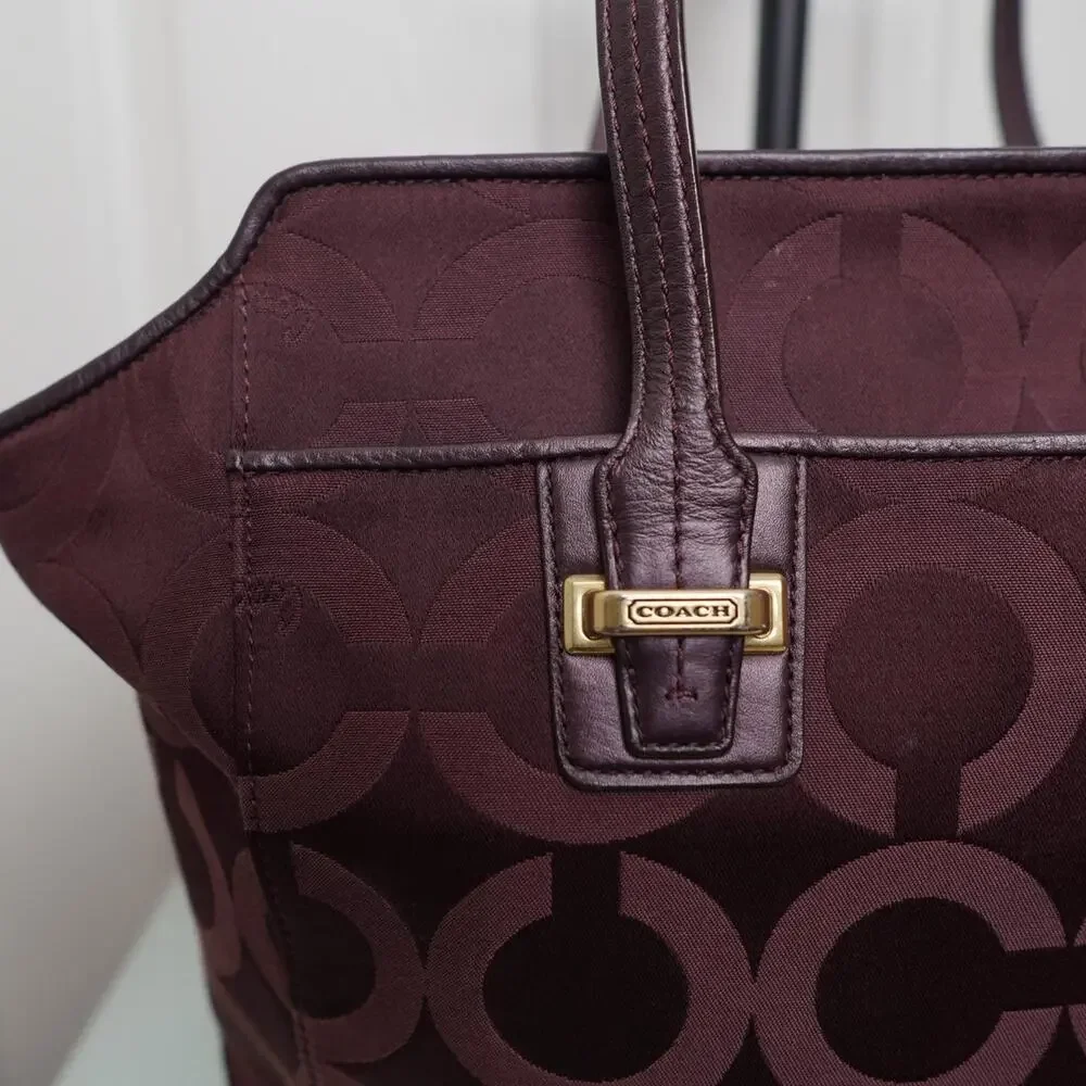 Coach Signature Tote Bag Burgundy Jacquard